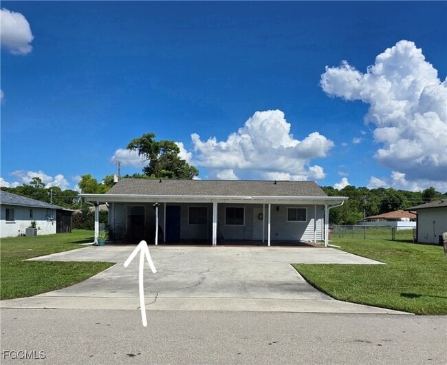 property at 923 SE 23rd Pl