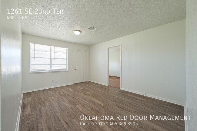 1261 SE 23rd Terrace in Oklahoma City, OK - Foto de edificio - Building Photo