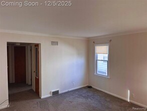 110 Hamata Ave in Hazel Park, MI - Building Photo - Building Photo