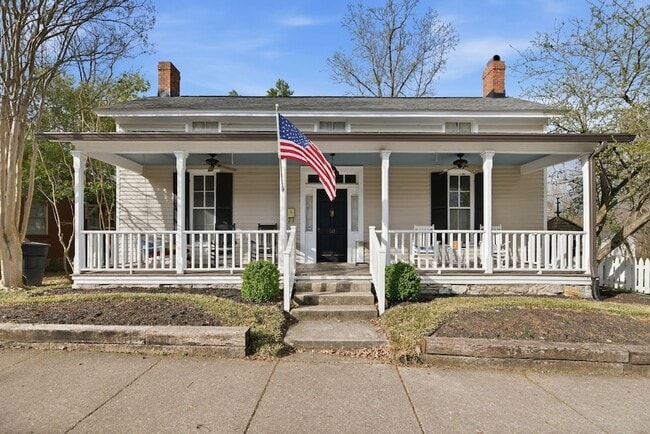 property at 117 7th Ave N