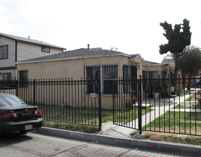 12230-34 Peach St in Lynwood, CA - Building Photo - Building Photo