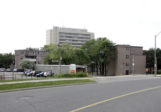 Neptune Drive in Toronto, ON - Building Photo - Building Photo