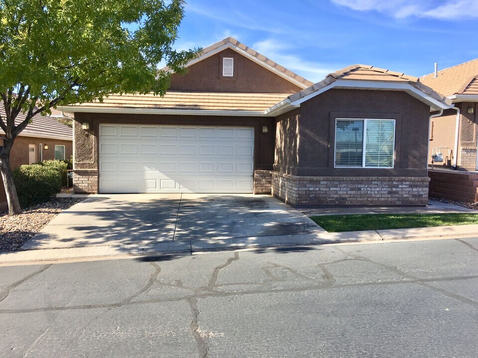 2930 450 in Saint George, UT - Building Photo