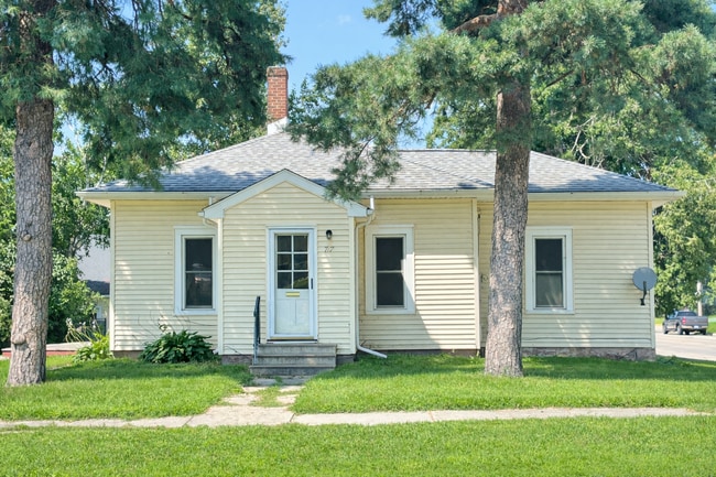 property at 717 2nd Ave NE