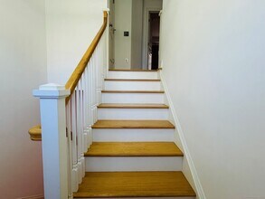 102 Bradley Ln in Westport, CT - Foto de edificio - Building Photo