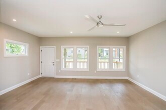 1719 12th Ave N in Nashville, TN - Building Photo - Building Photo