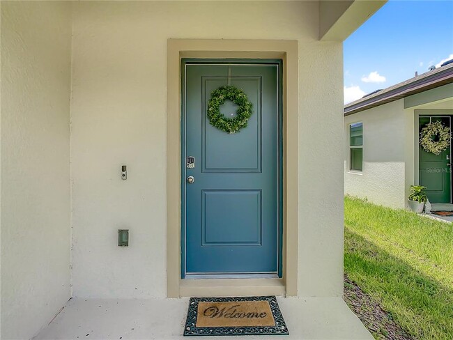 30344 Marquette Ave in Wesley Chapel, FL - Foto de edificio - Building Photo