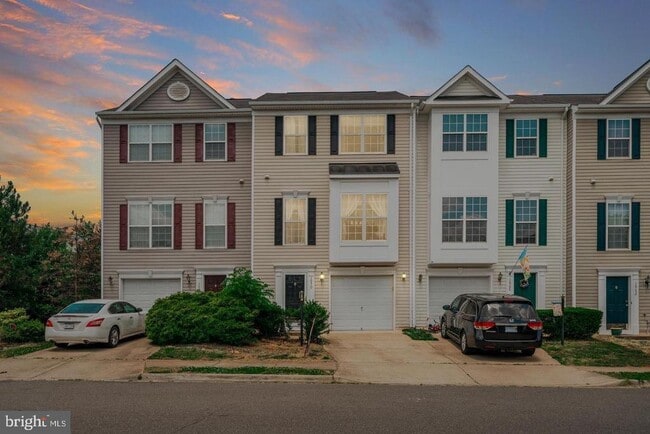 property at 1970 Peachtree Ct