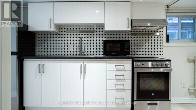271 Atlas Ave in Toronto, ON - Building Photo - Building Photo