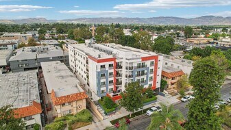 The Jordan Heights in Canoga Park, CA - Building Photo