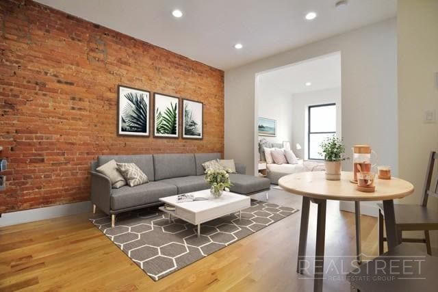 NEW Super Bright Modern 2 Bedroom