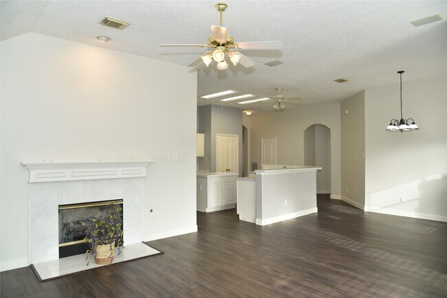 17238 Granberry Gate Dr in Tomball, TX - Foto de edificio - Building Photo