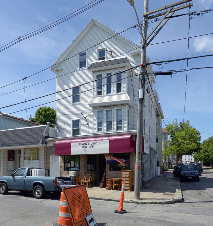 293 Coggeshall St in New Bedford, MA - Building Photo