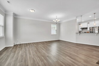 351 Intrepid Ct in Greer, SC - Building Photo - Building Photo