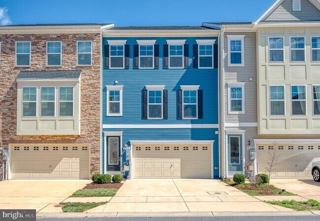 property at 8375 Amber Beacon Cir