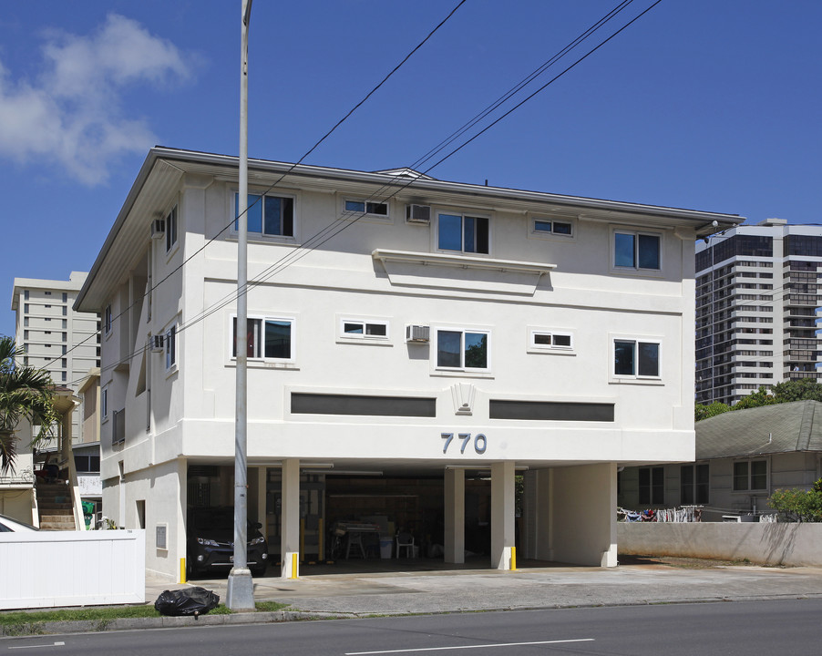 766-770 Isenberg St in Honolulu, HI - Building Photo