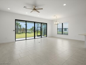 12615 Alderson Ave in Estero, FL - Foto de edificio - Building Photo