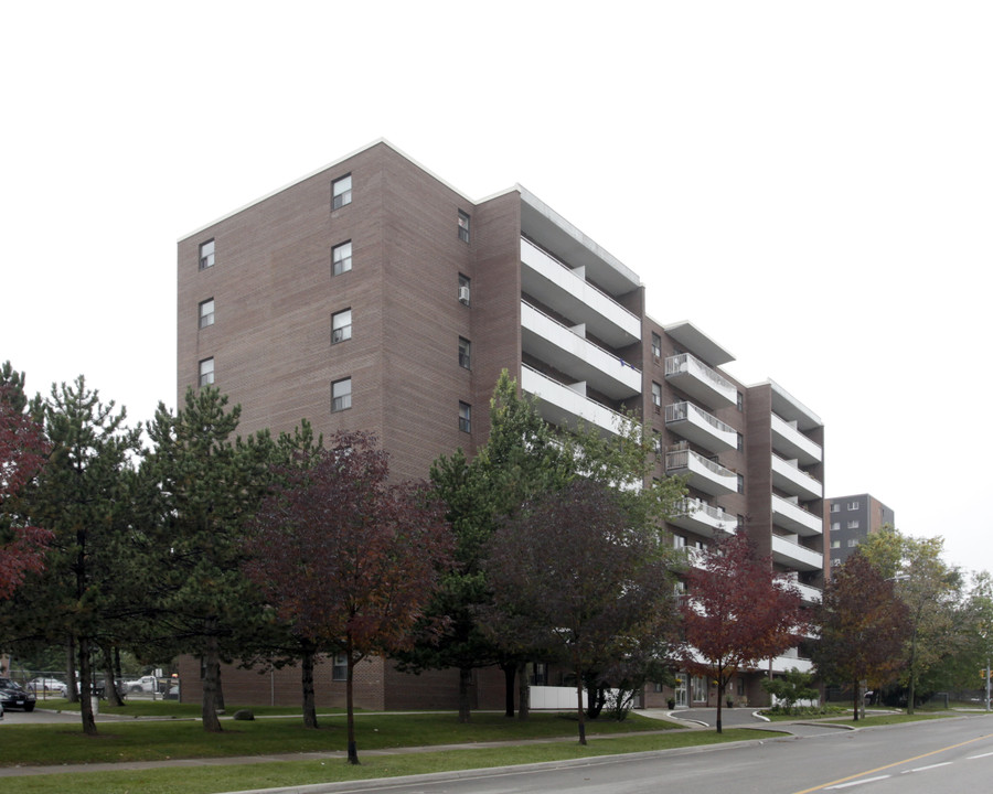 Bloorgate Towers in Mississauga, ON - Building Photo