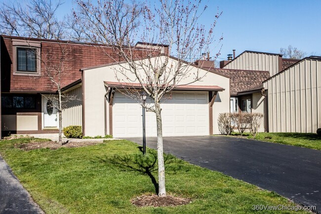 14 Westwood Dr in Indian Head Park, IL - Foto de edificio - Building Photo