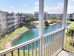 1700 NE 191st St in Miami, FL - Building Photo - Building Photo