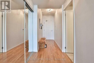 832-2832 Bay St. in Toronto, ON - Building Photo - Building Photo