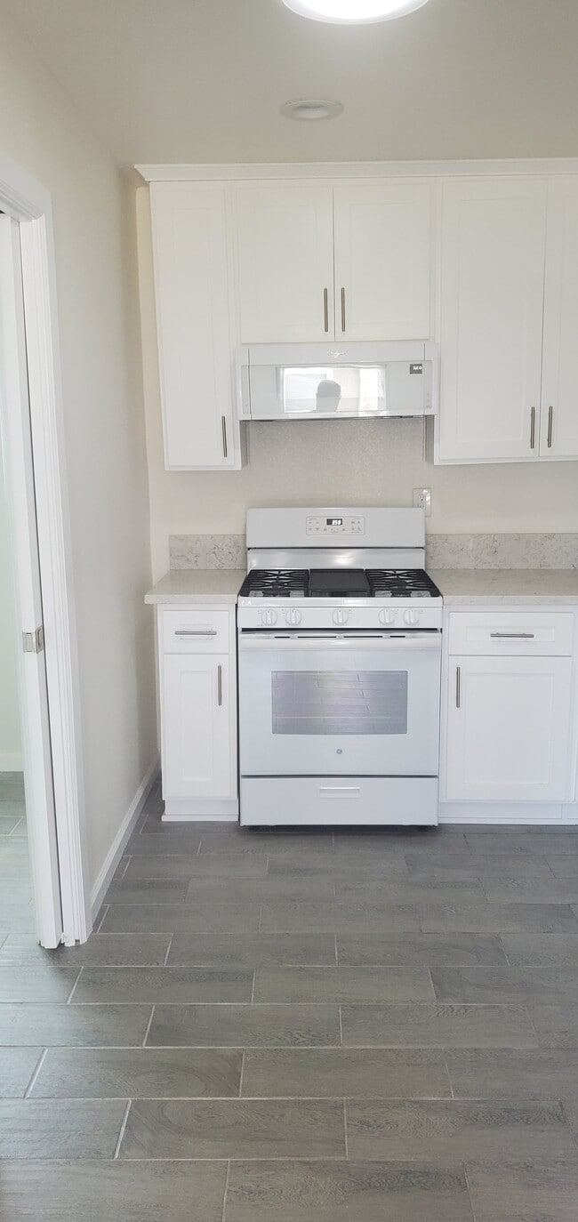 5011 Stacy St, Unit Main in Hawthorne, CA - Building Photo - Building Photo