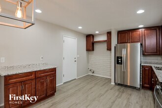 7322 E Lakeside Dr in Tucson, AZ - Building Photo - Building Photo