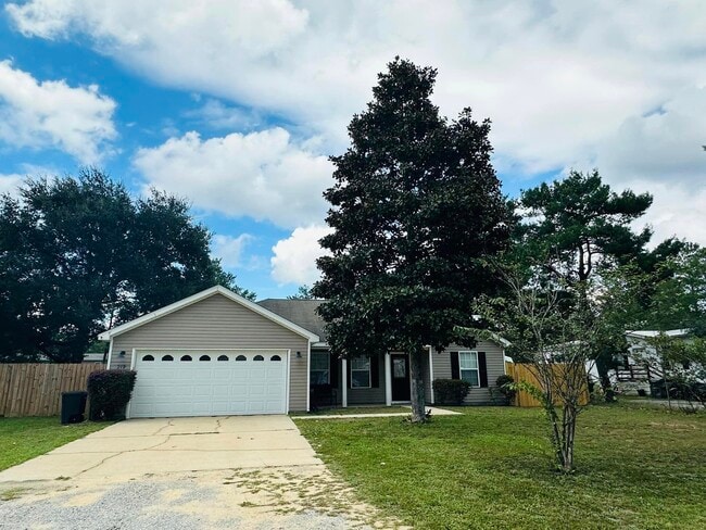 219 Shorey Dr in Defuniak Springs, FL - Building Photo - Building Photo