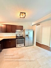 23215 Berkley St in Oak Park, MI - Foto de edificio - Building Photo