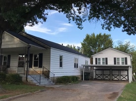 704 1/2 W Robb Ave in Muskogee, OK - Building Photo