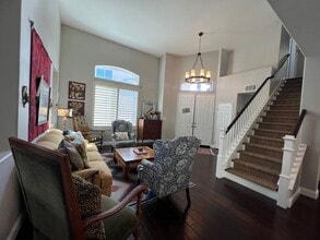 2052 Santo Domingo in Camarillo, CA - Foto de edificio - Building Photo