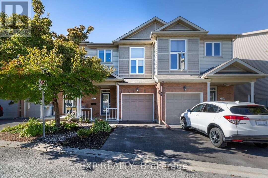 172 Parkrose Private in Ottawa, ON - Building Photo