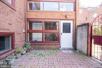 129 Catharine St in Philadelphia, PA - Building Photo - Building Photo