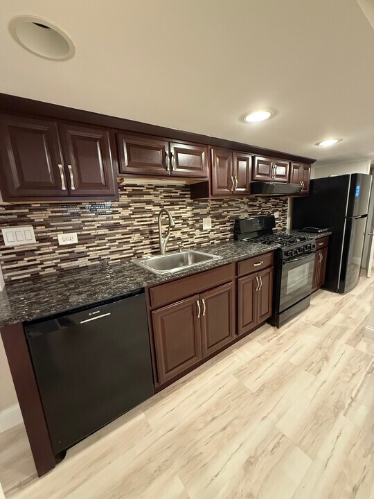 5105 N Washtenaw Ave in Chicago, IL - Building Photo