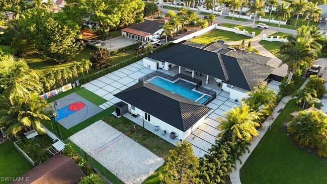 365 NW 132nd Ave in Miami, FL - Building Photo - Building Photo