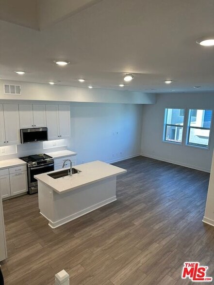 2038 Hollyleaf Ter in Montebello, CA - Building Photo - Building Photo