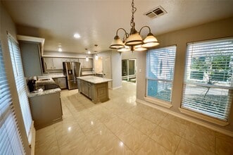 15702 Tumbling Rapids Dr in Houston, TX - Building Photo - Building Photo