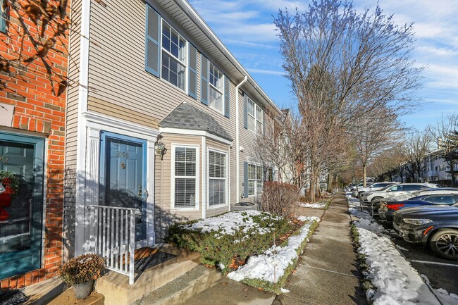 2198 Kent Ct in Mahwah, NJ - Foto de edificio - Building Photo