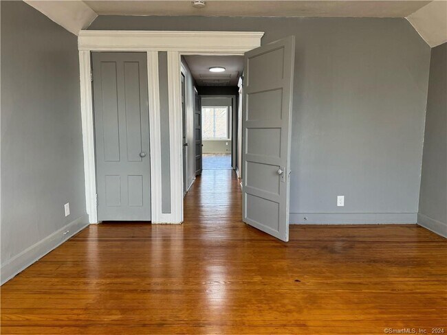 105 Brownell St, Unit 3 in New Haven, CT - Building Photo - Building Photo