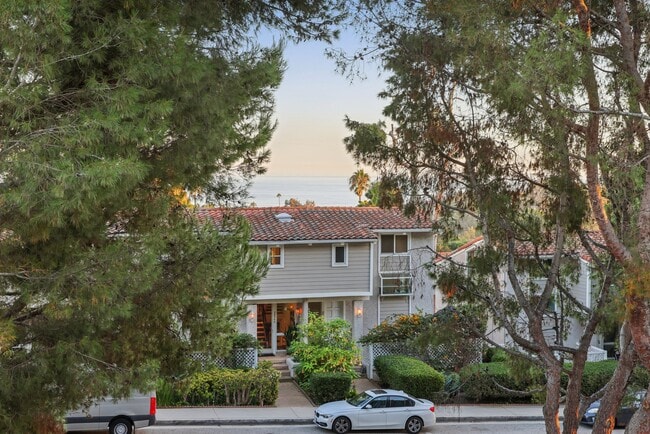 28266 Rey de Copas Ln in Malibu, CA - Building Photo - Building Photo