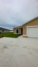 3018-3020 Skyline Blvd in Cape Coral, FL - Building Photo - Building Photo