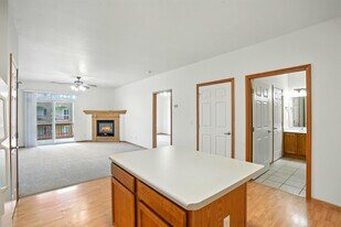 Woodridge Estates in Coralville, IA - Building Photo