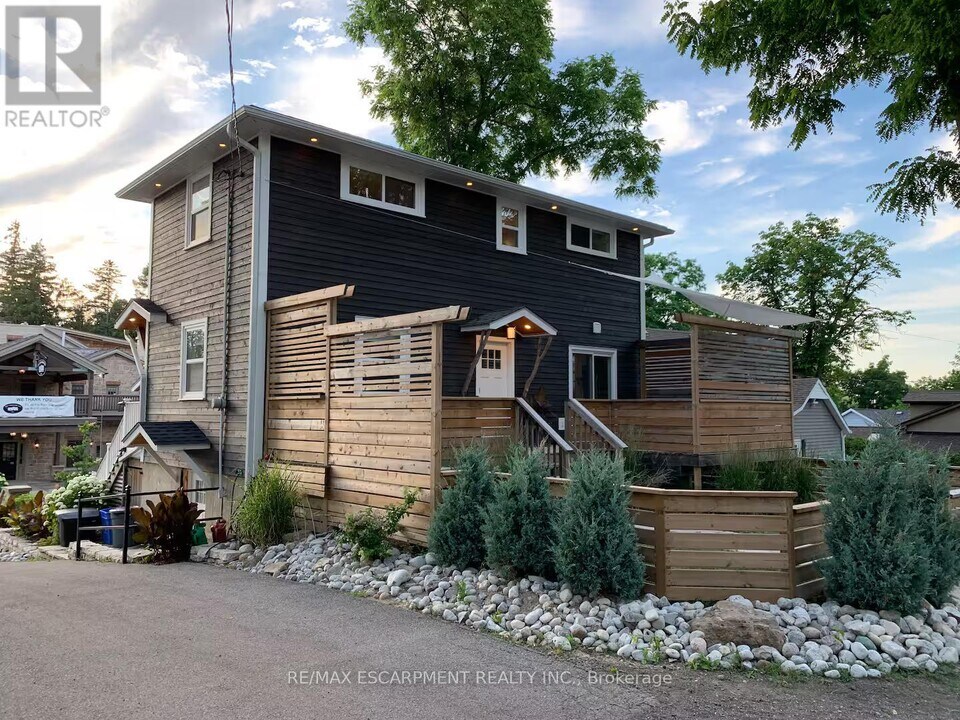 426 Wilson St E in Hamilton, ON - Building Photo