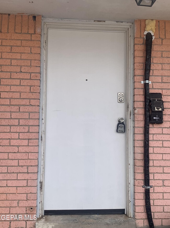 property at 3910 Leavell Ave