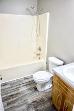 213 Bumpus Mill Rd in Oak Grove, KY - Foto de edificio - Building Photo