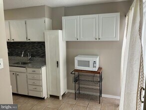 2294 White Cornus Ln in Reston, VA - Building Photo - Building Photo