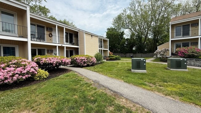 603 Cocheco Ct in Dover, NH - Building Photo - Building Photo