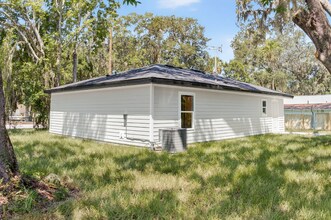 815 Tomoka Rd in Daytona Beach, FL - Building Photo - Building Photo