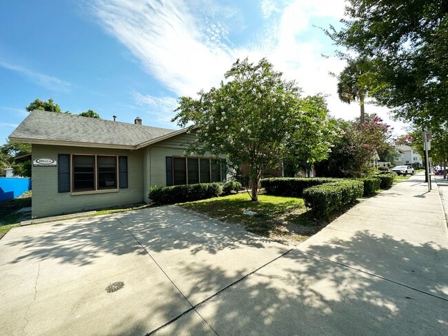 1928 NW 1st Ave