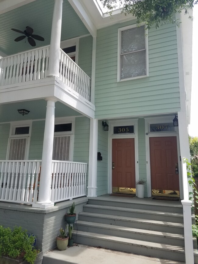 property at 307 W 41st St